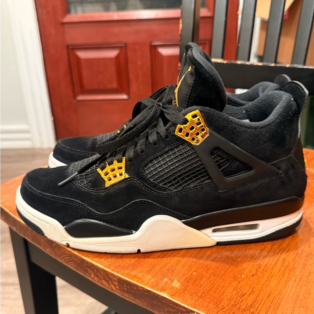 Jordan 4 Retro Royalty 9.5 Men  used
